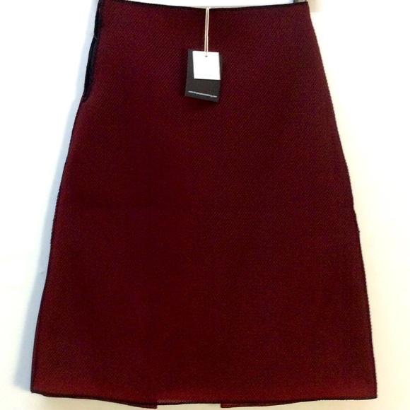The People’s (4) WOMENs Pleated A-Lined Mesh SKIRT - Picture 2 of 6